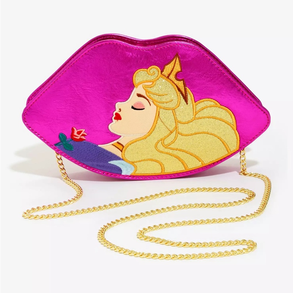 ✨ Rare Disney x Danielle Nicole Aurora "Sleeping Beauty" Lips Crossbody ✨